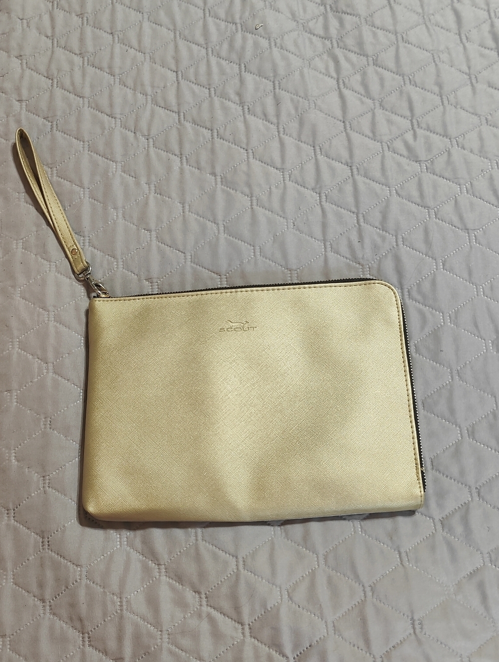Scout Bags Two-Tone Gold & Silver Clutch Wristlet - Picture 2 of 6